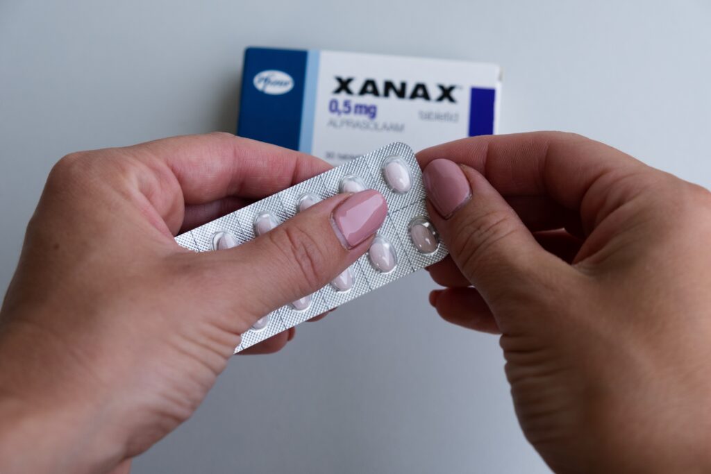 Xanax 1mg – Quick Relief from Anxiety & Panic Disorders - Image 2